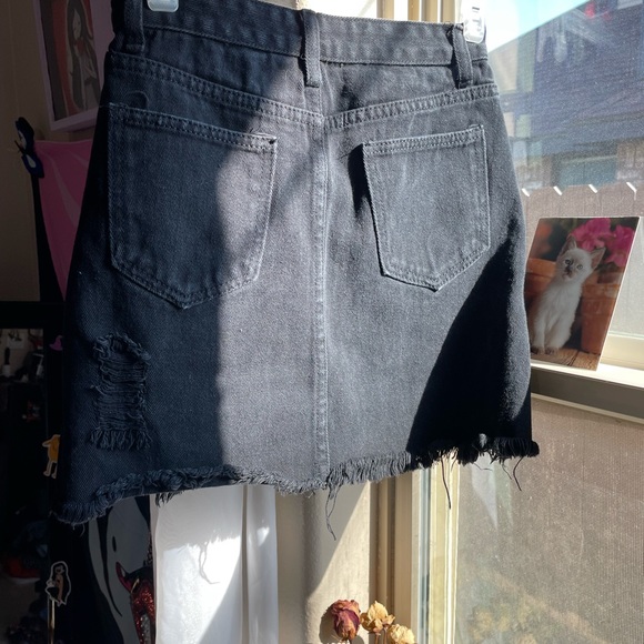 Distressed Black denim mini skirt - Picture 7 of 16